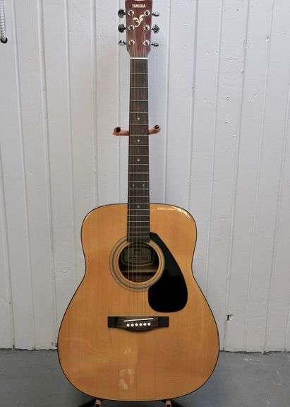 YAMAHA GUITAR
