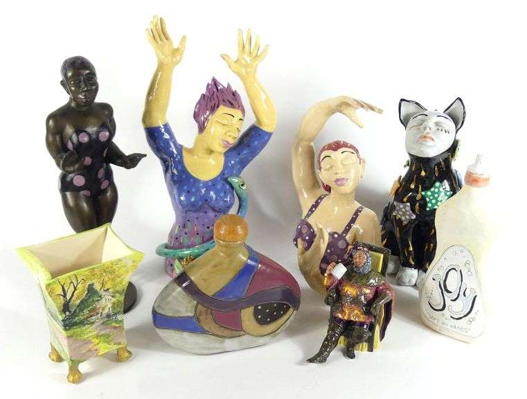 DECORATIVE ARTS & DESIGN