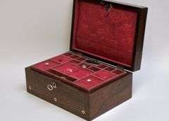 ROSEWOOD BOX