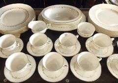 ROYAL WORCESTER "GOLD CHANTILLY" DINNERWARE