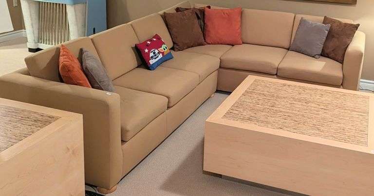 SECTIONAL SOFA