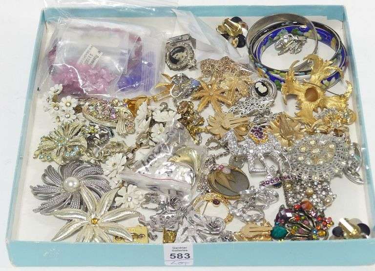 COLLECTION OF FASHION JEWELLERY
