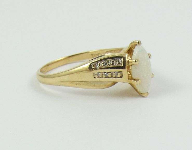 OPAL RING