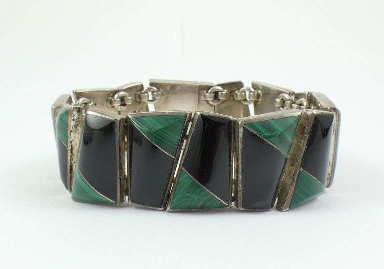 EXCEPTIONAL MID-20TH CENTURY BRACELET