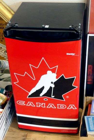 "TEAM CANADA" BAR FRIDGE