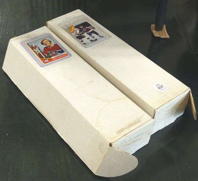 2 BOXES OF 1970'S HOCKEY CARDS