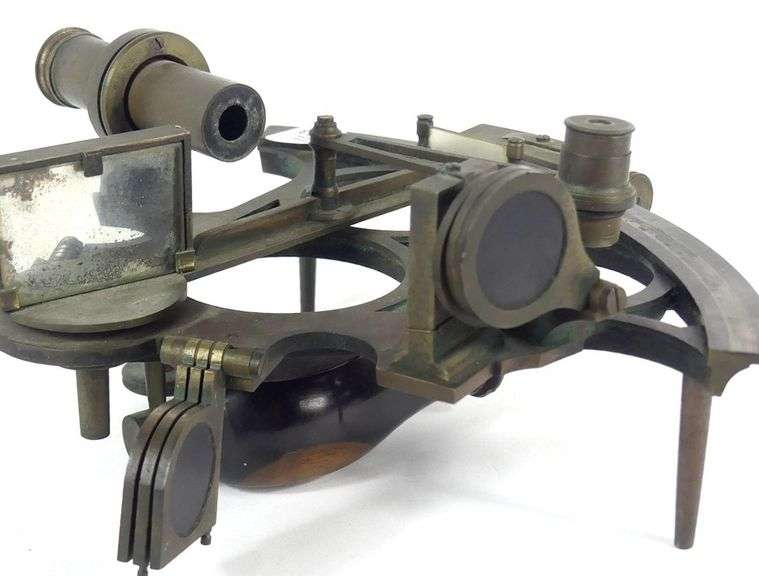 ANTIQUE SEXTANT