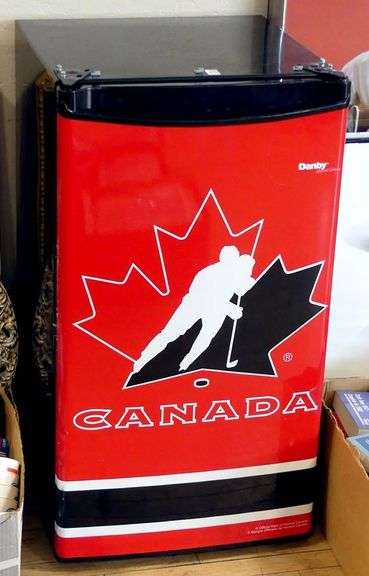 "TEAM CANADA" BAR FRIDGE