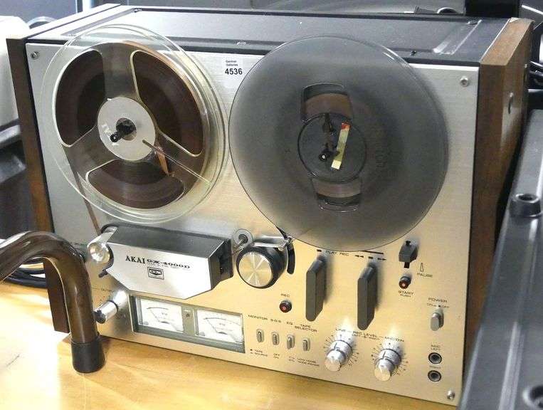 AKAI REEL-TO-REEL