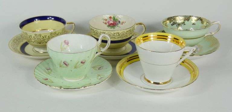 CUPS & SAUCERS