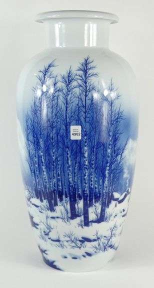 MAJOR ASIAN PORCELAIN VASE