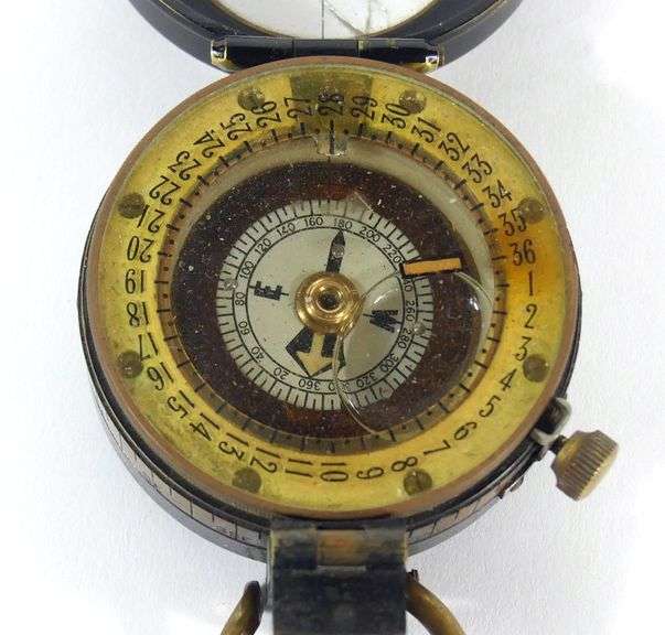 WWII PRISMATIC "MARCHING COMPASS"