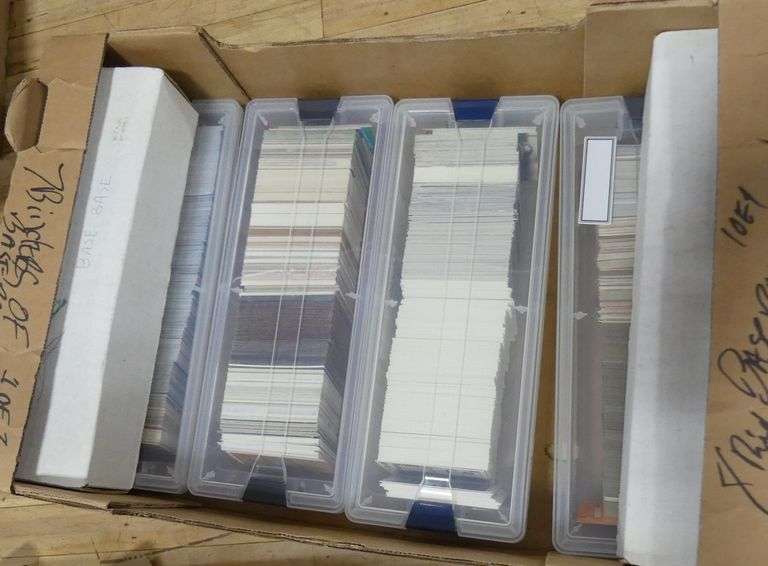 BOX LOT OF 1990'S BASEBALL CARDS