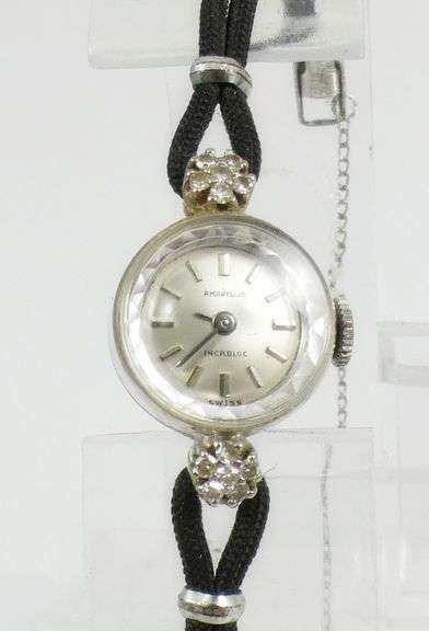 LADIES' GOLD WRISTWATCH