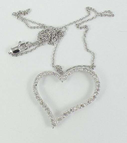 DIAMOND PENDANT ON CHAIN