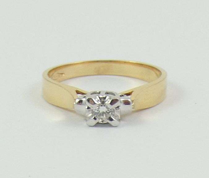 DIAMOND RING