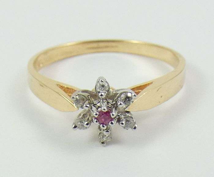 DAINTY GOLD RING