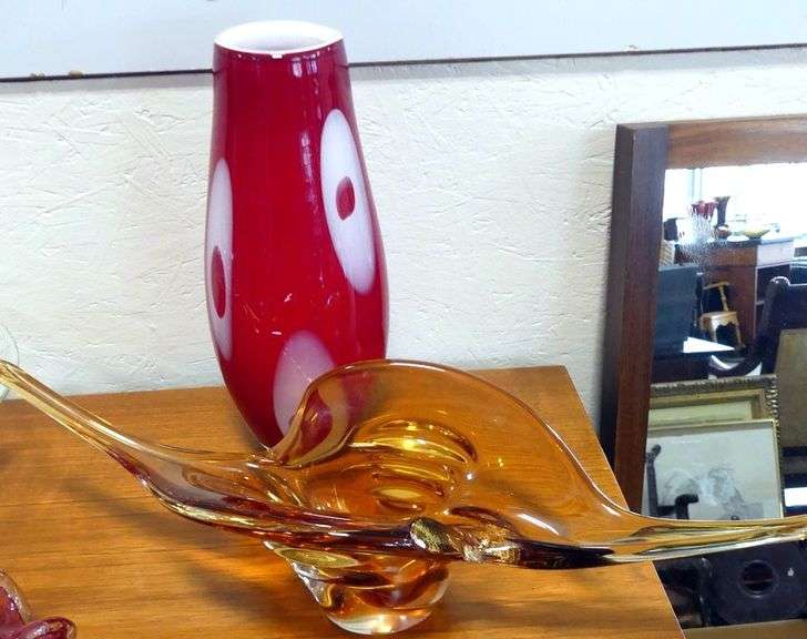 FOUR PIECES OF ART GLASS