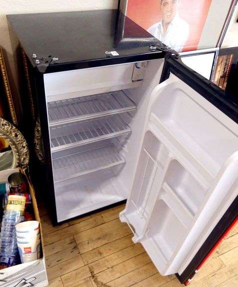 "TEAM CANADA" BAR FRIDGE