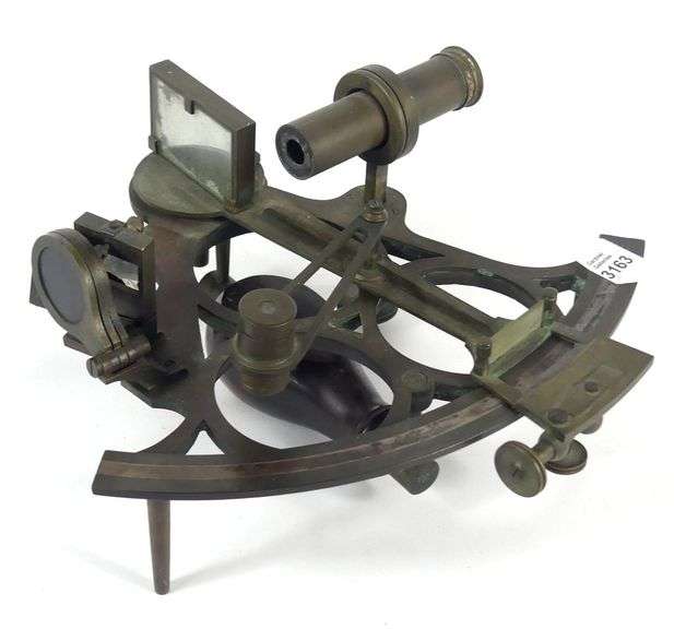 ANTIQUE SEXTANT
