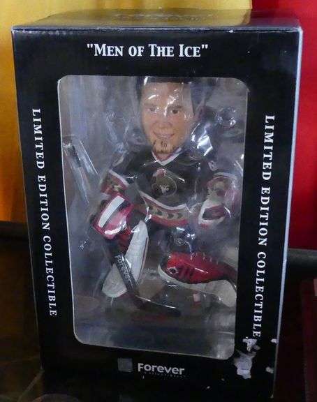 HOCKEY FIGURES IN ORIGINAL PACKAGING