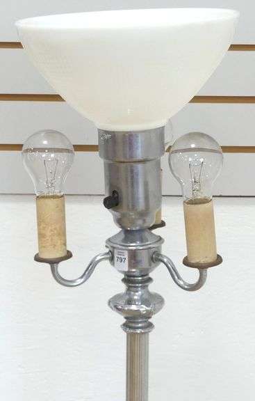 VINTAGE CHROME FLOOR LAMP