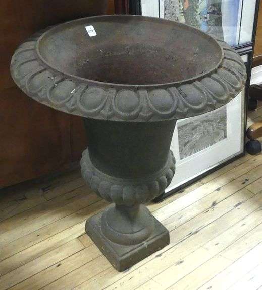CAST IRON GARDEN URN