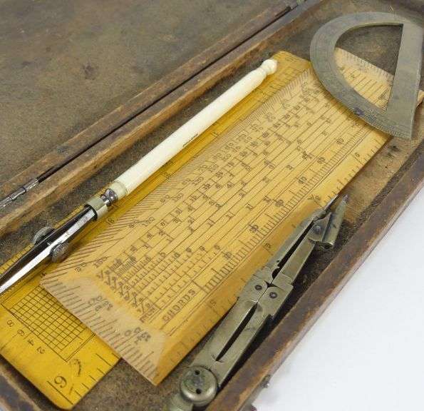 ANTIQUE DRAWING SET