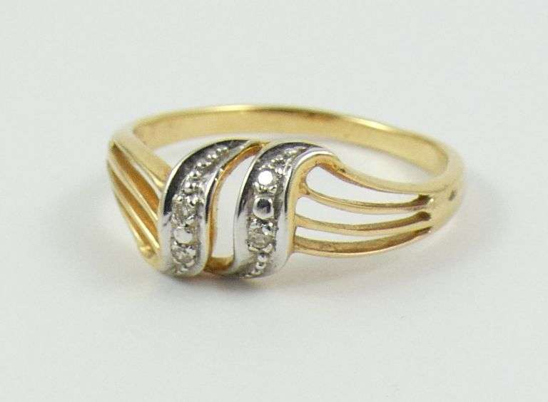 GOLD RING
