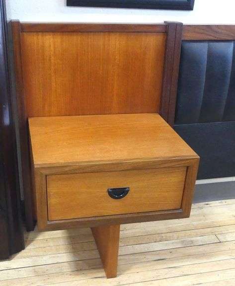 TEAK QUEEN-SIZE HEADBOARD