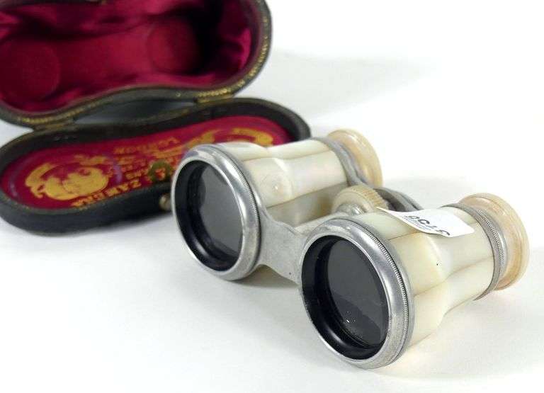 MOTHER-OF-PEARL OPERA GLASSES