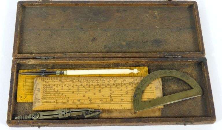 ANTIQUE DRAWING SET