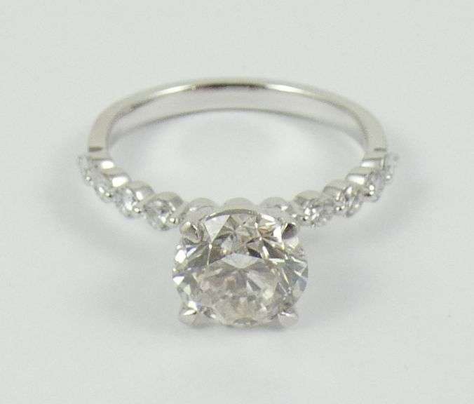 VALUABLE DIAMOND RING