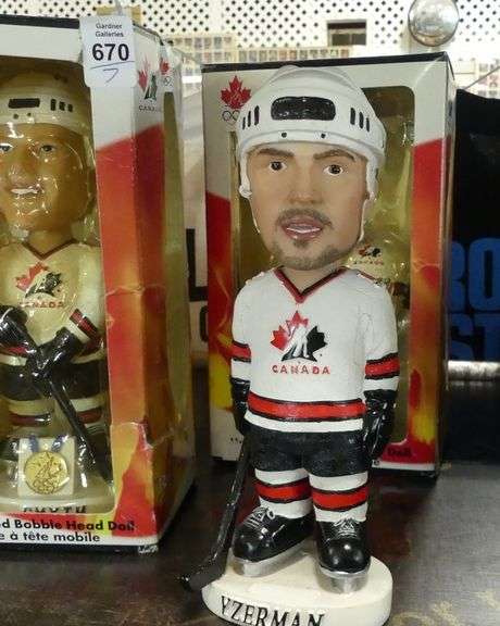 SEVEN TEAM CANADA BOBBLEHEADS