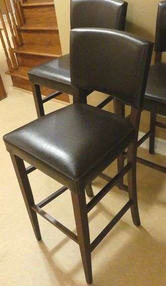 SET OF BAR STOOLS