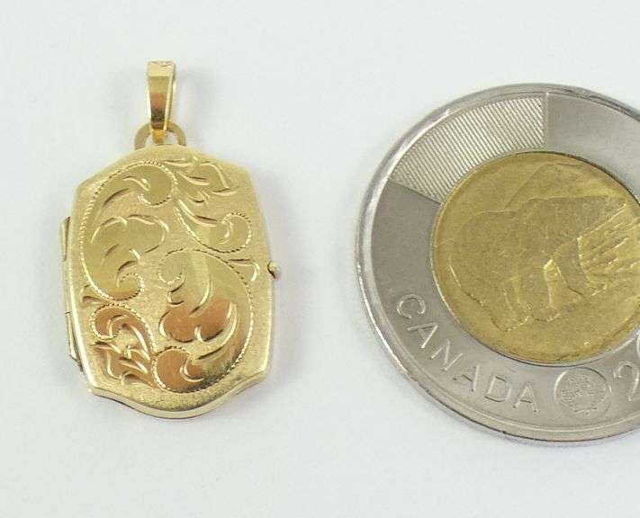 GOLD LOCKET