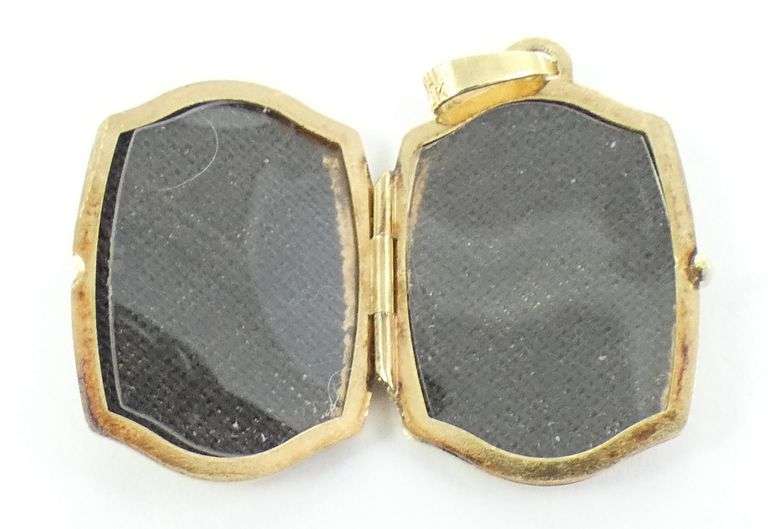 GOLD LOCKET