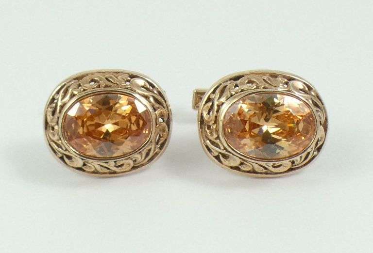 PAIR RUSSIAN GOLD CUFFLINKS