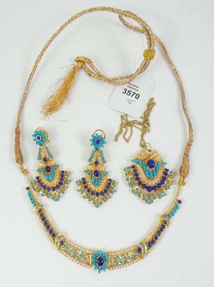 SUITE GOLD JEWELLERY