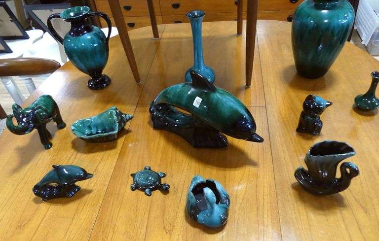 TWELVE PIECES OF BLUE MOUNTAIN POTTERY