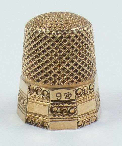 ANTIQUE GOLD THIMBLE
