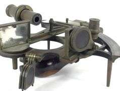 ANTIQUE SEXTANT