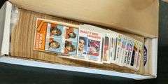 2 BOXES OF 1970'S HOCKEY CARDS