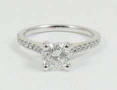 PLATINUM DIAMOND SOLITAIRE