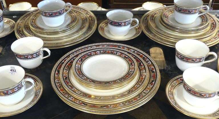 ROYAL CROWN DERBY "CHARDONNAY" DINNERWARE