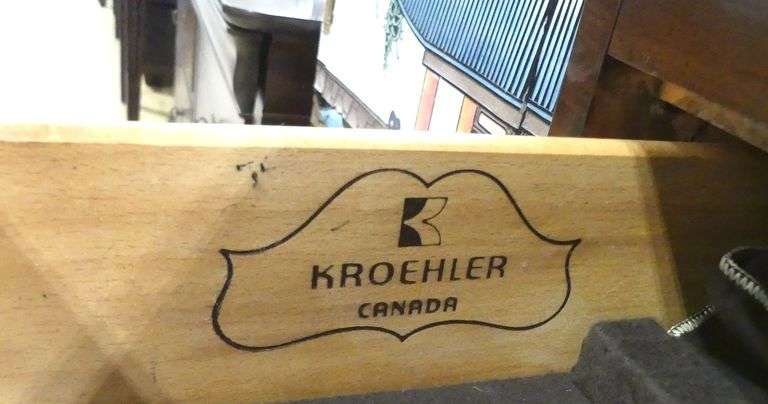 KROEHLER CUTLERY TABLE