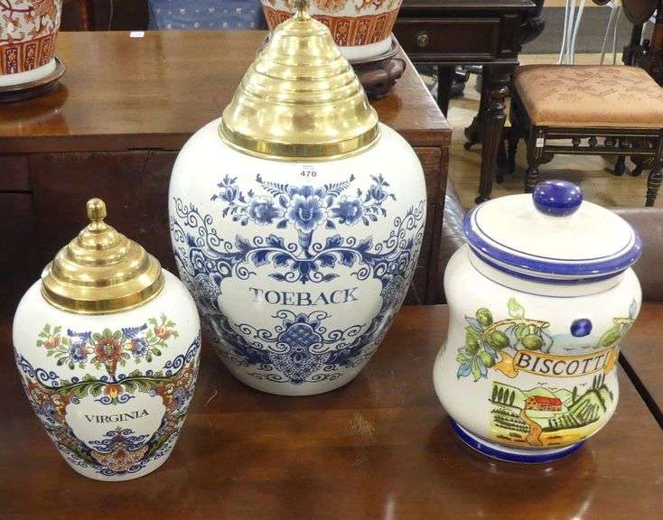 DUTCH AND ITALIAN POTTERY JARS