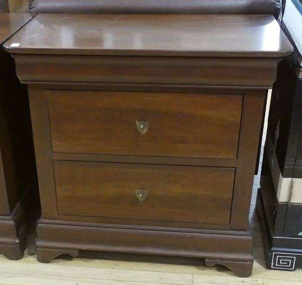PAIR OF DURHAM FURNITURE NIGHTSTANDS