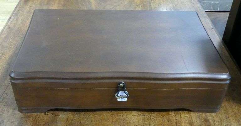 BIRKS REGENCY PLATE "QUEEN MARY" FLATWARE