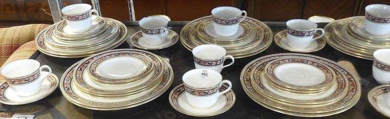 ROYAL CROWN DERBY "CHARDONNAY" DINNERWARE